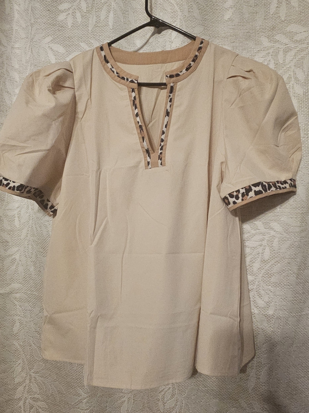 Beige Puff-Sleeve Blouse with Leopard-Trim Xl